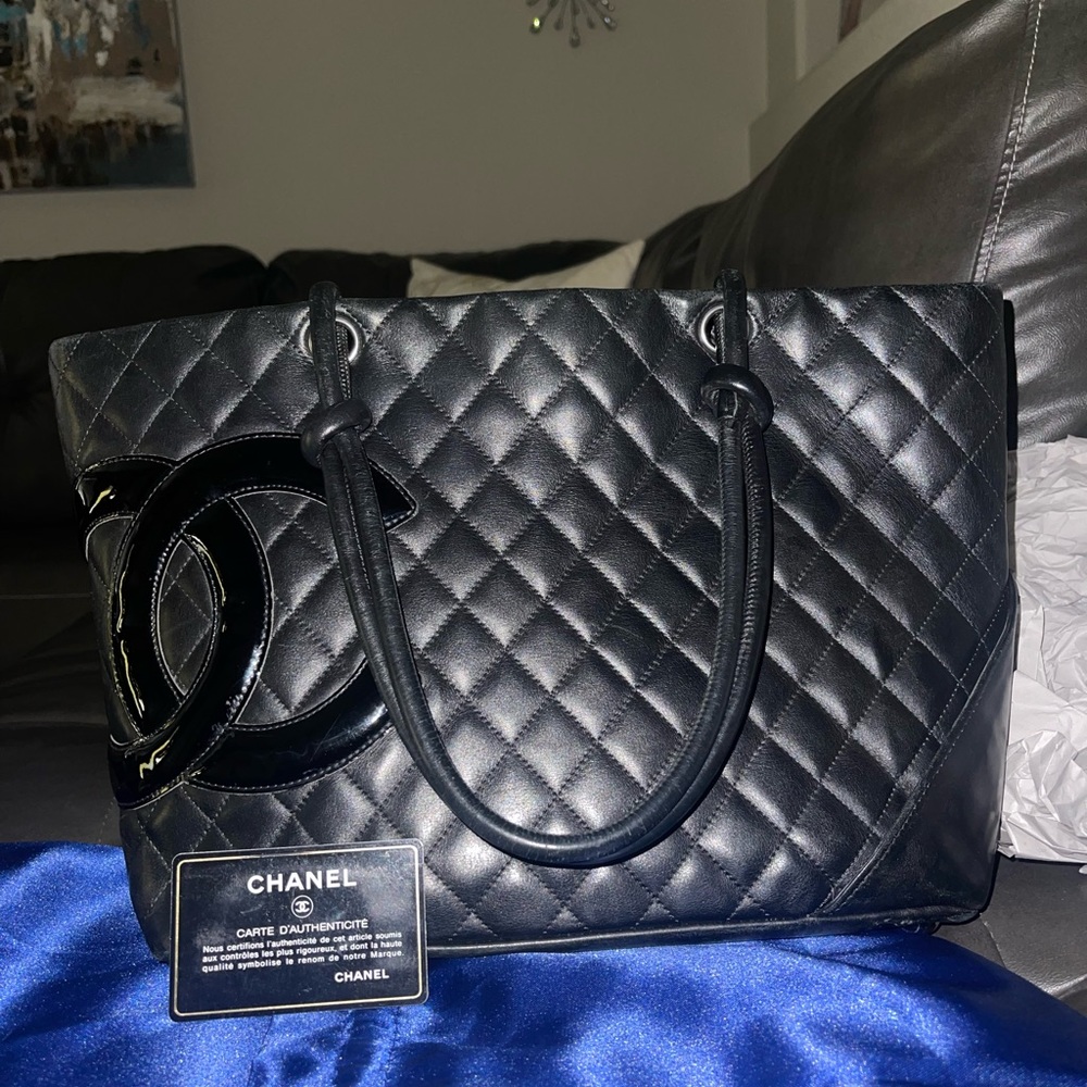 Authentic CHANEL purse with certificate of Authenticity